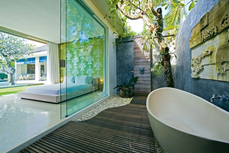 Badewanne im Garten Hinterhof modern Landhausstil