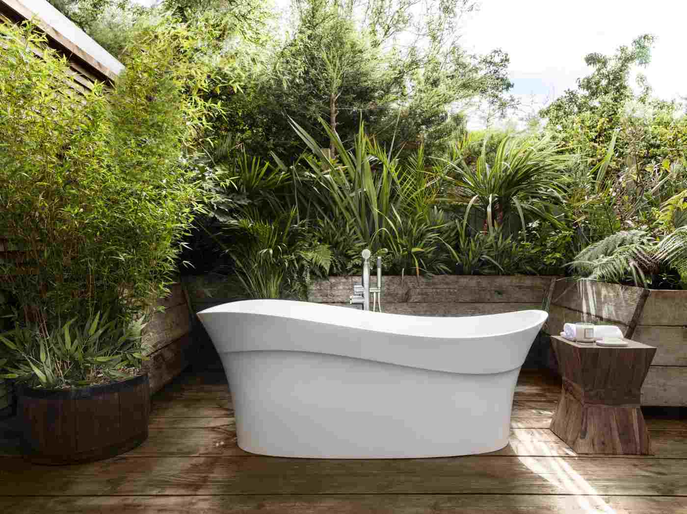 Bathtub in garden Garden chair Terrace Wood high green perennials