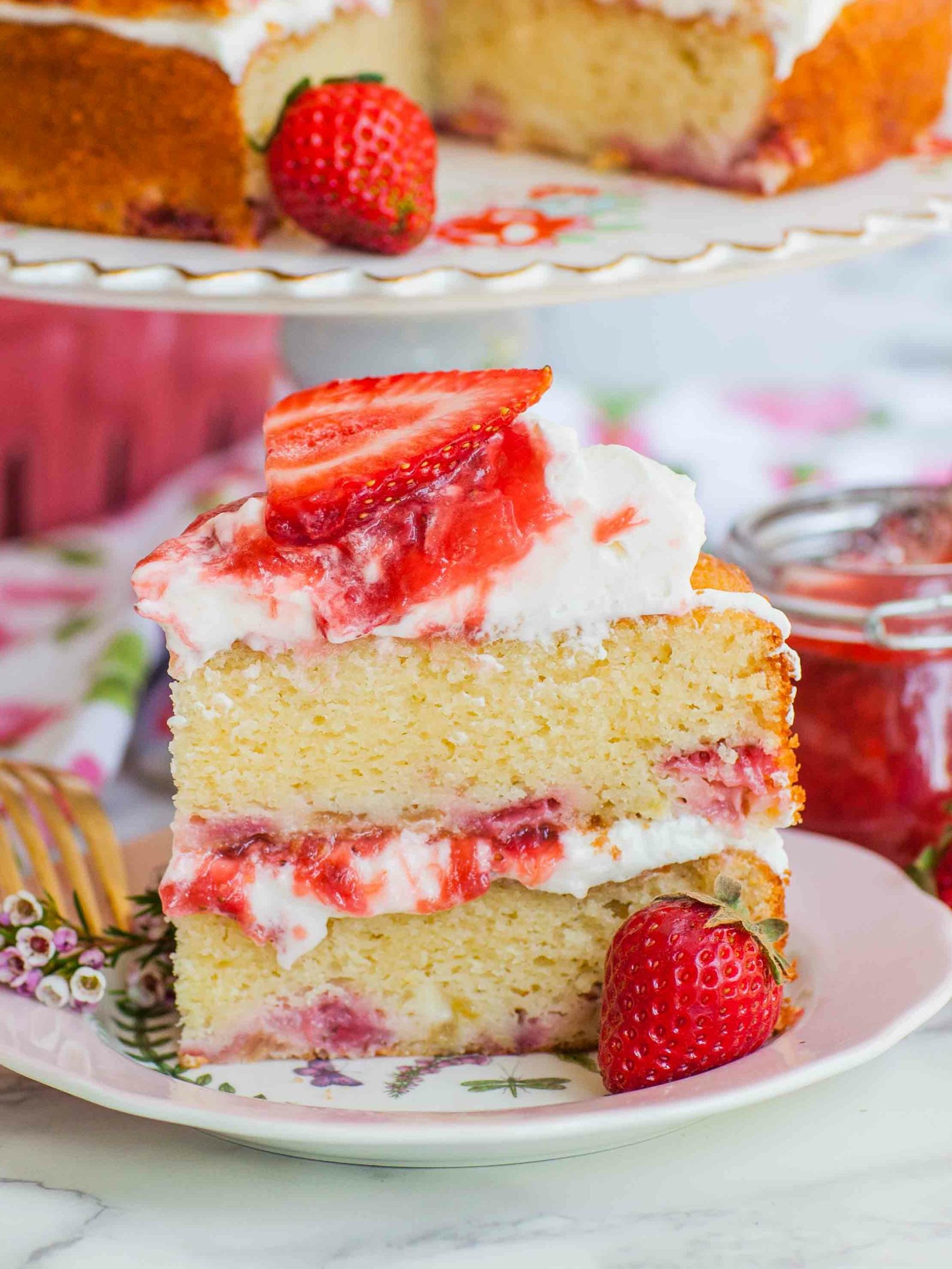 Erdbeeren Torte Sahnecreme leicht Kuchen backen einfach
