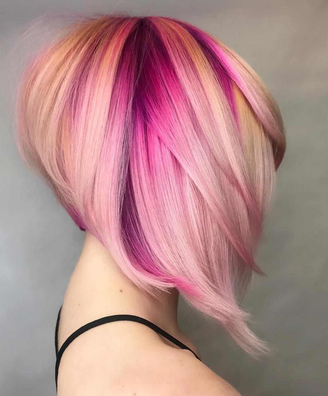 Hair trends 2019 Hair color Pink strands Short Bob Hinterkopf
