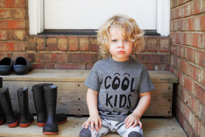 Jungs mit Locken coole Haarschnitte kleine Kinder im Kindergartenalter
