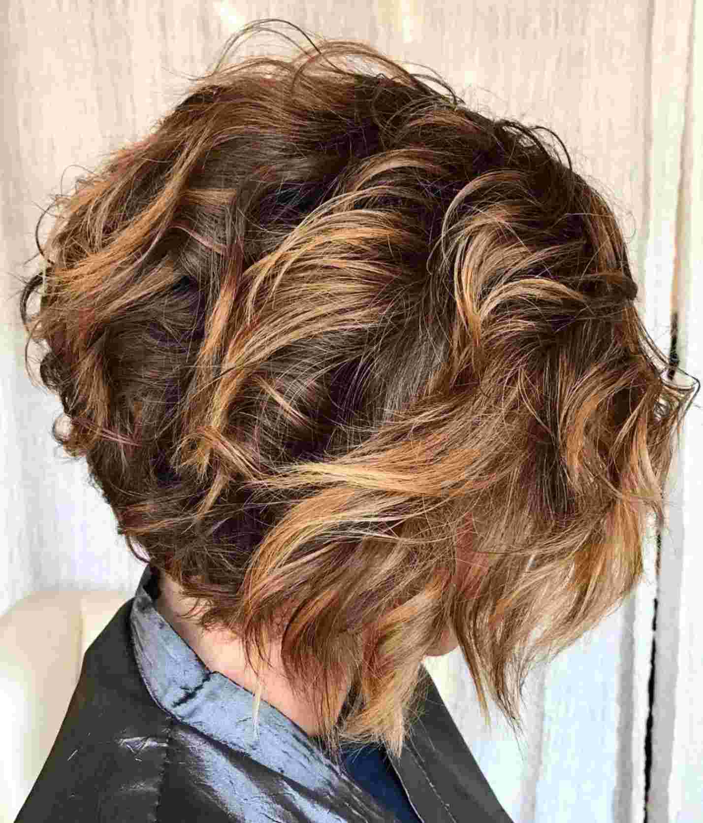 Short bob style locks make themselves brown hair with highlights