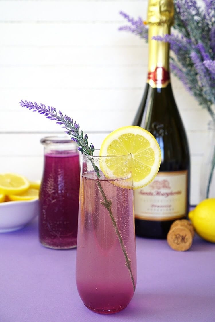 Lavendel Limonade Cocktail Rosewein alkohol abschmecken
