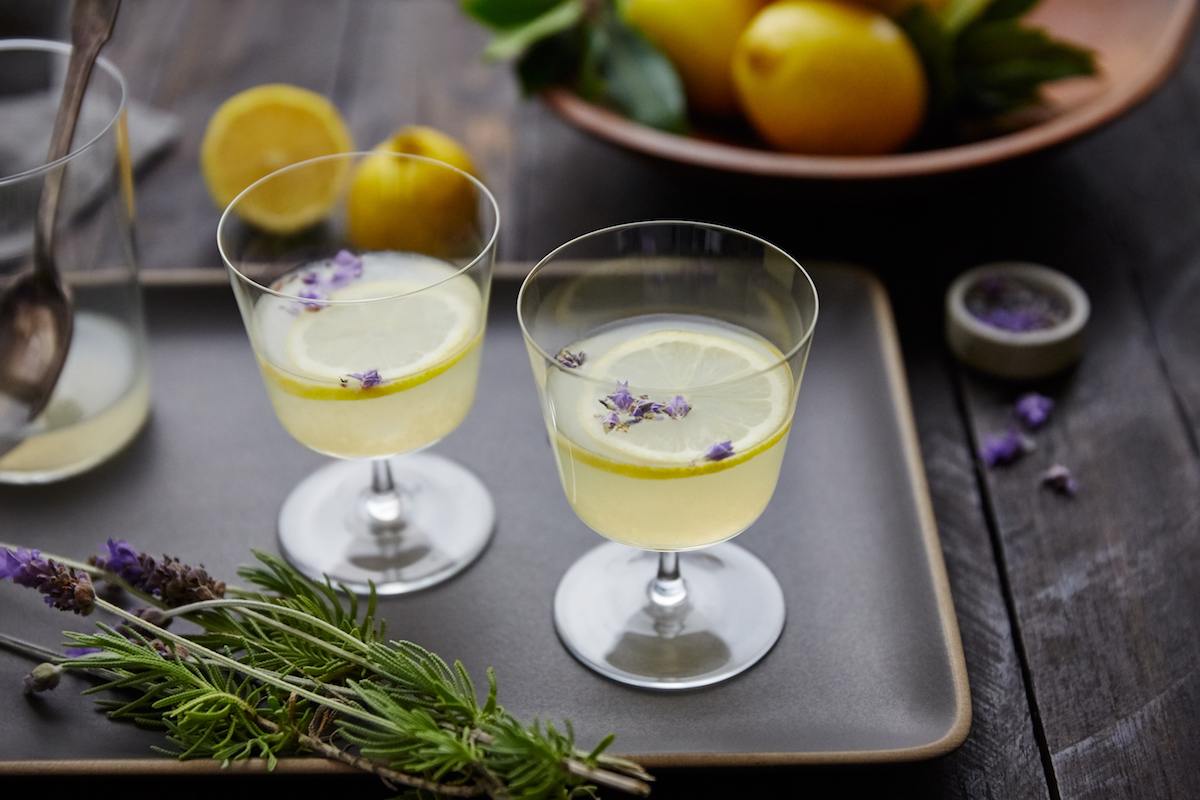 Lavendel Limonade Cocktails lecker Sommerrezepte Getränk