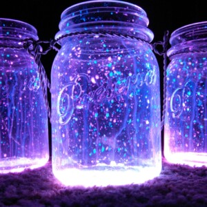 Leuchtende Gläser basteln mit einfachen DIY Anleitungen