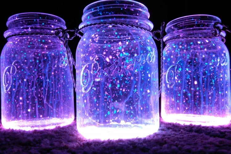 Leuchtende Gläser basteln mit einfachen DIY Anleitungen