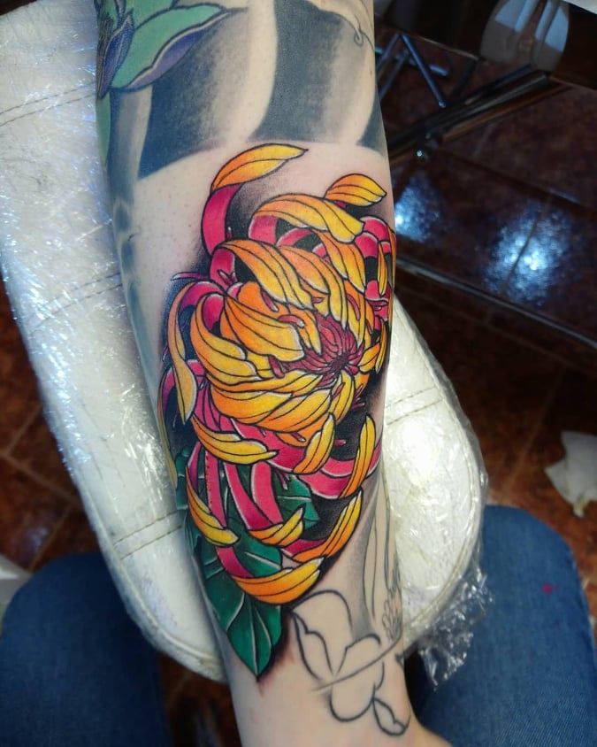 Lotus Blume Tattoodesign Unterarm coole Tattoos Frauen