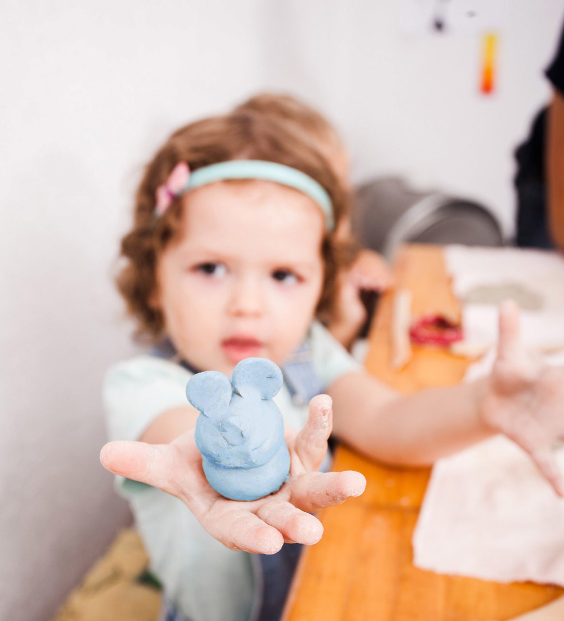 Maus basteln mit selbstgemachter Seifenknete für Kinder und Erwachsene