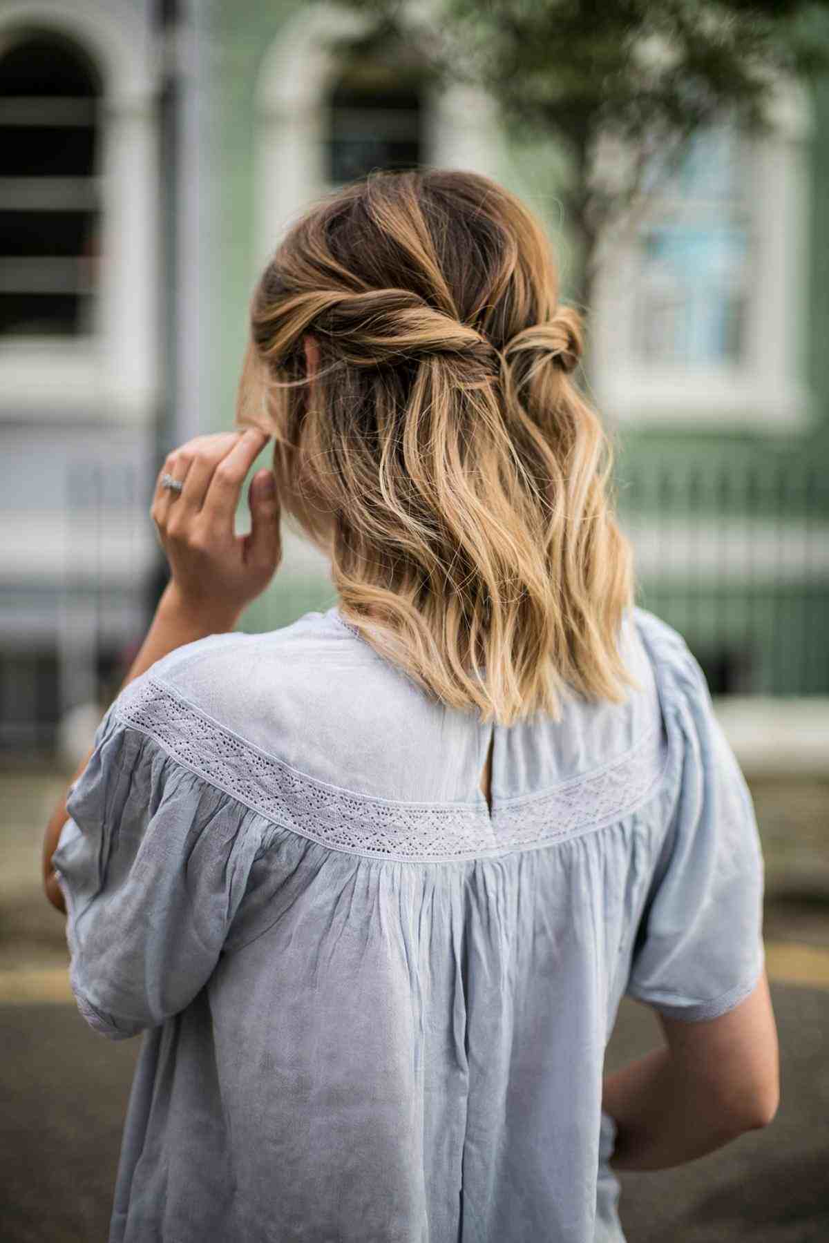 Medium Hair Styling Guide Easy Blonde Hair Color Ombre Look