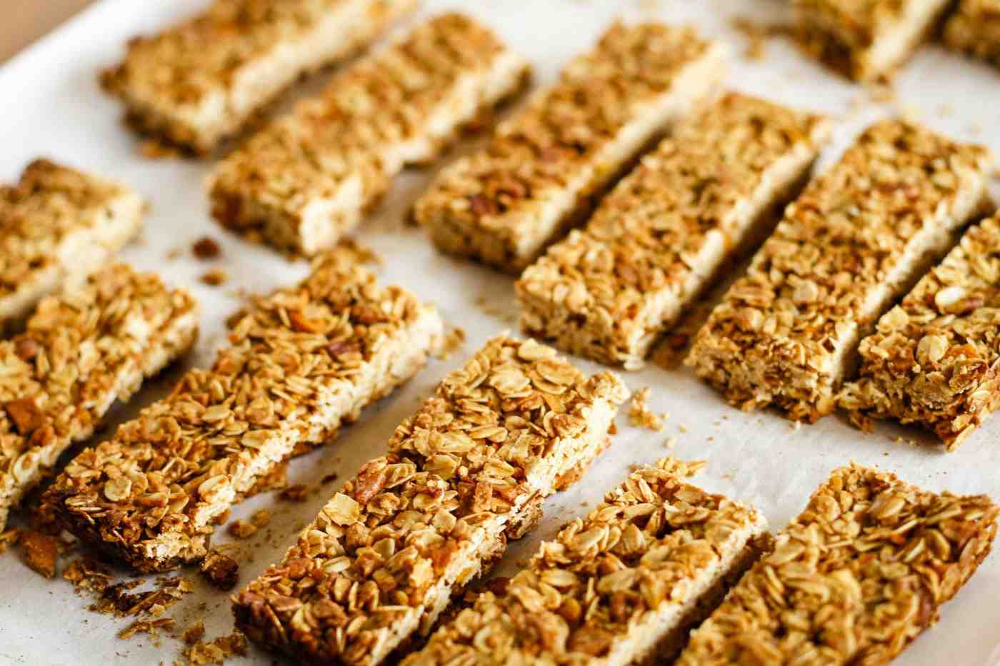 Muesli bars are classic among healthy snacks for the school