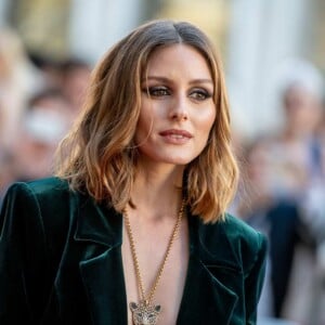 Olivia Palermo Frisuren hellbraun Haarfarbe Haarsträhnen Trends Wildleder Blazer