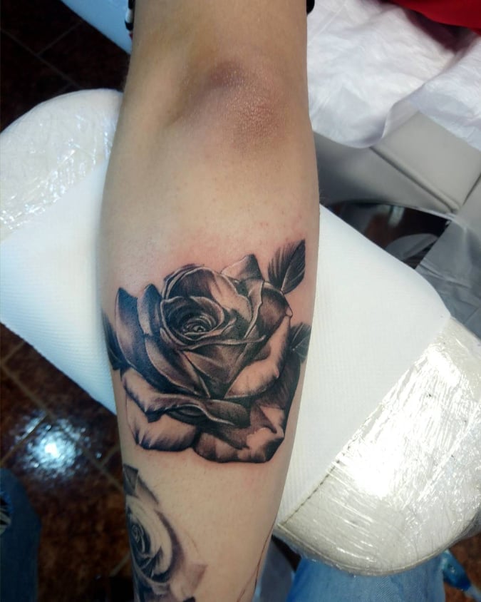 Rose Blumen Tattoomotiv coole Tattoos Trends Unterarm Tattoodesign Frauen klein