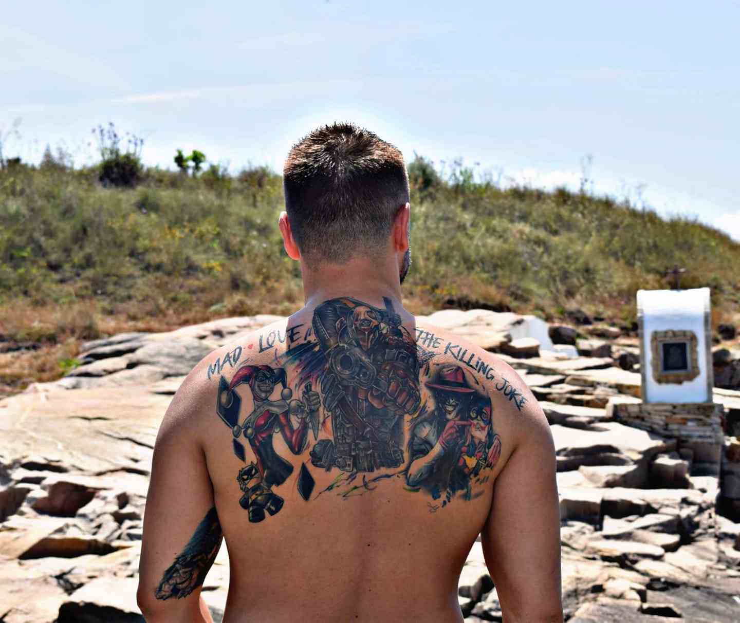 Rücken-Tattoo Schmerzen Tattoodesign Ideen Männer Tätowierung