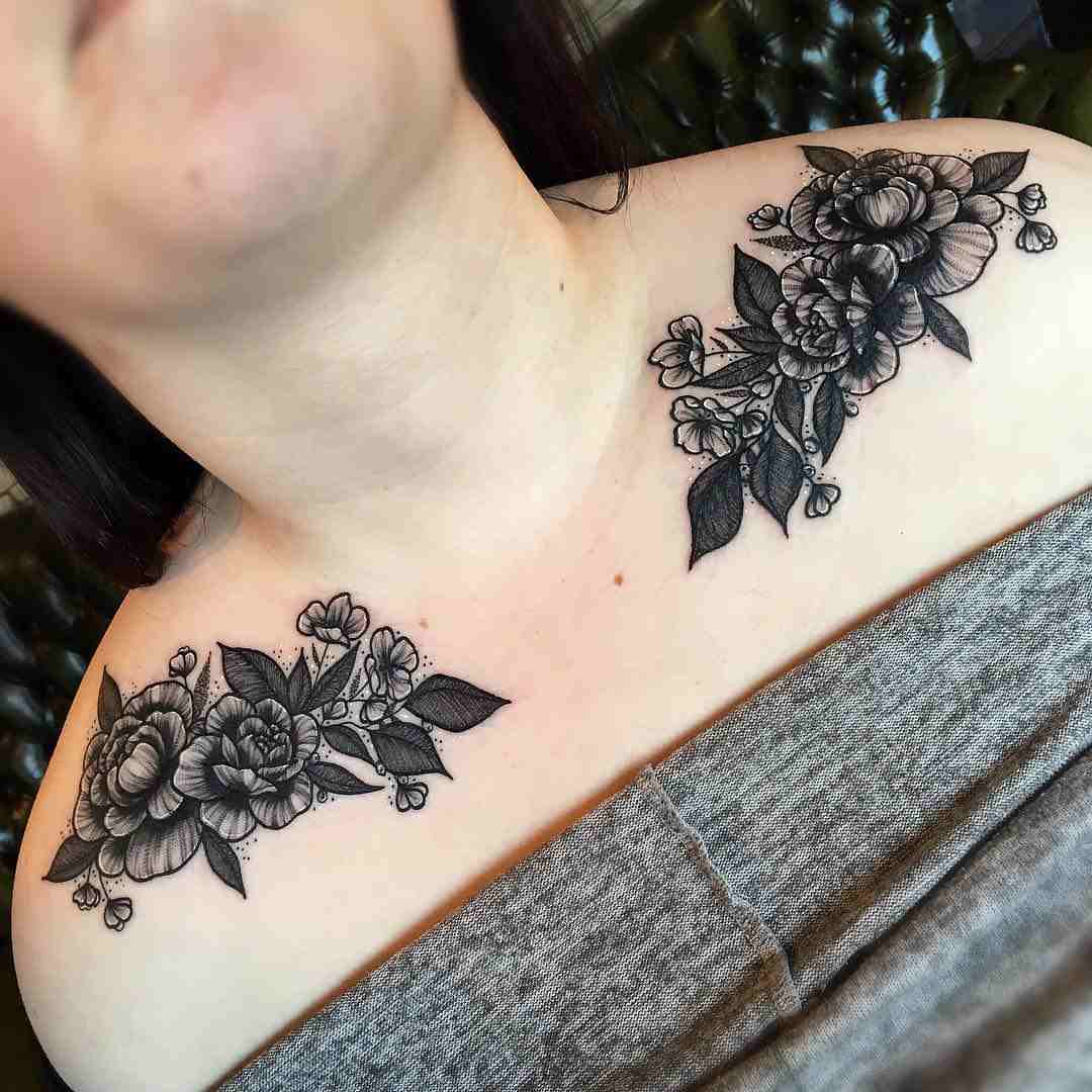 Key bone tattoo big pain flower tattoo motif women