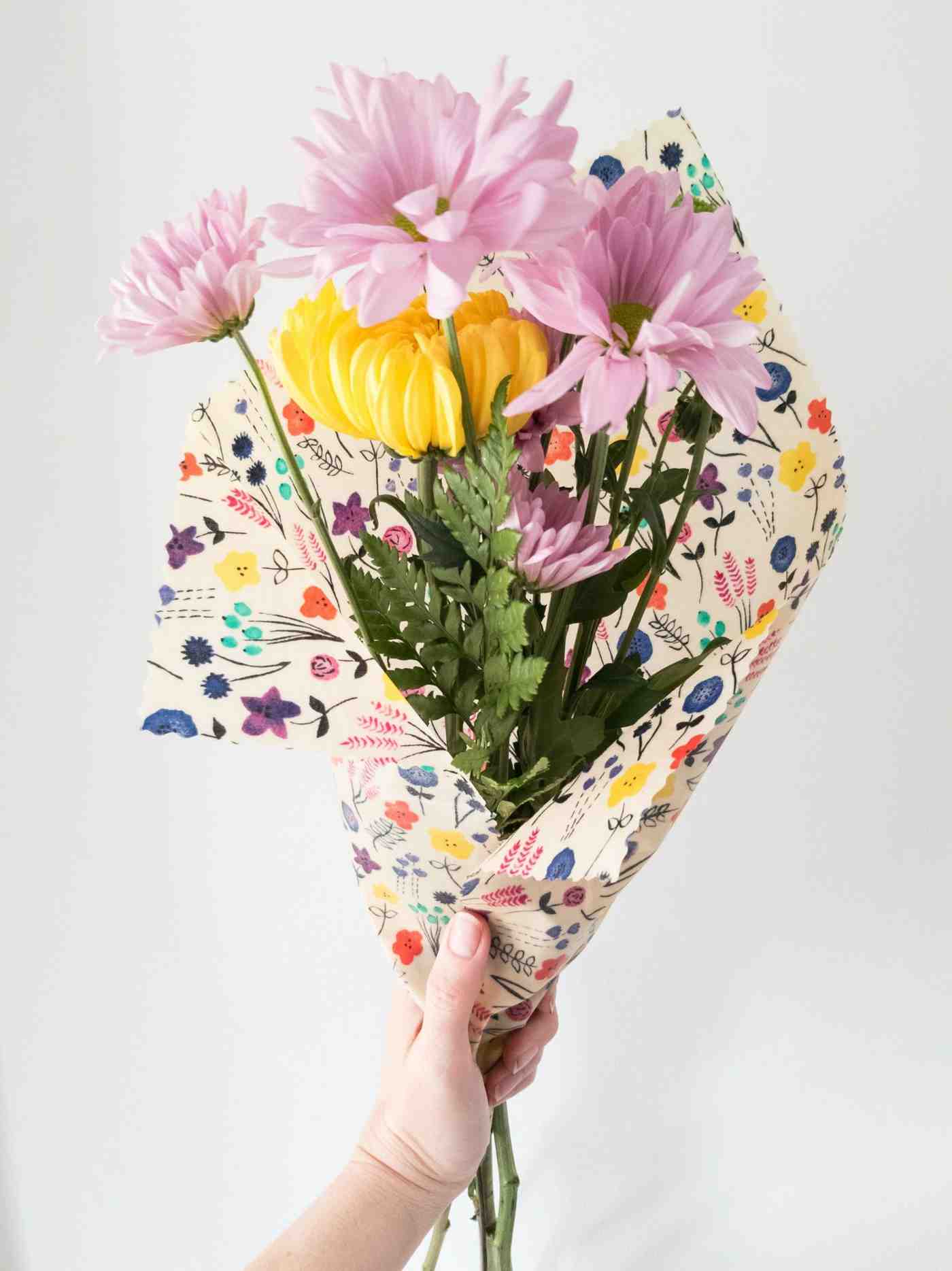 Beautiful gift idea with colorful growths - Develop a flower bouquet