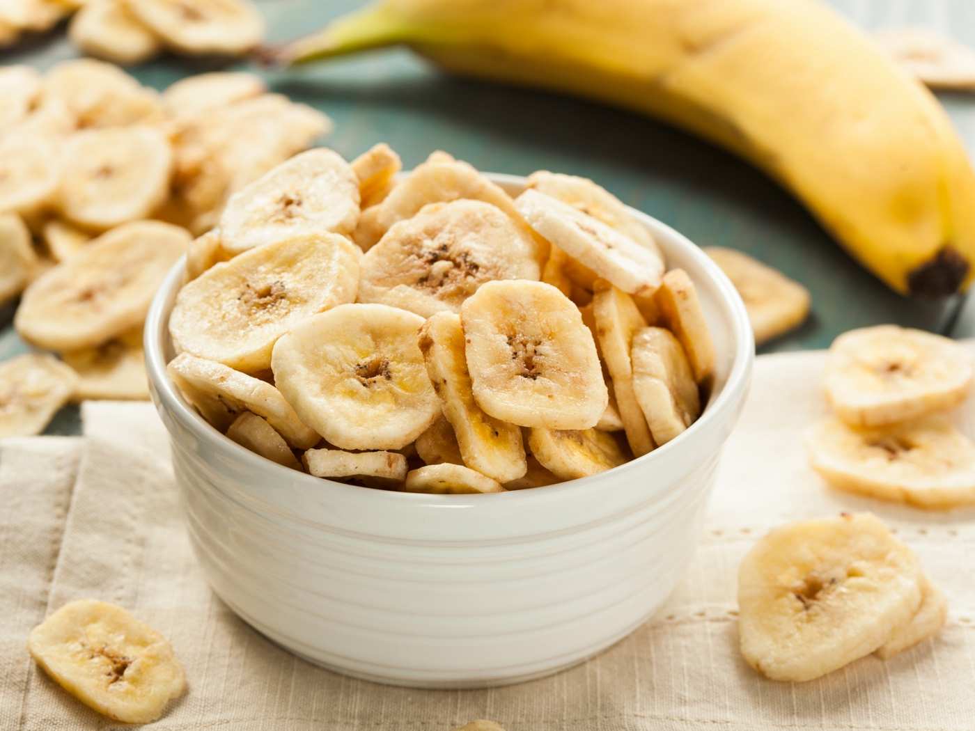 Snack idea with baked bananas as chips for school kids
