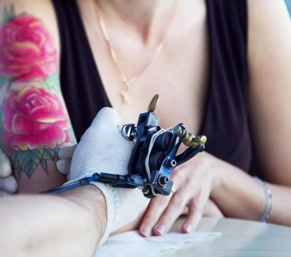 Tattoo Trends Arm Tattoomotiv Schmetterling erste Tätowierung Schmerzen