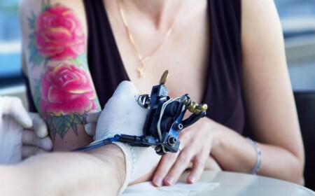 Tattoo Trends Arm Tattoomotiv Schmetterling erste Tätowierung Schmerzen