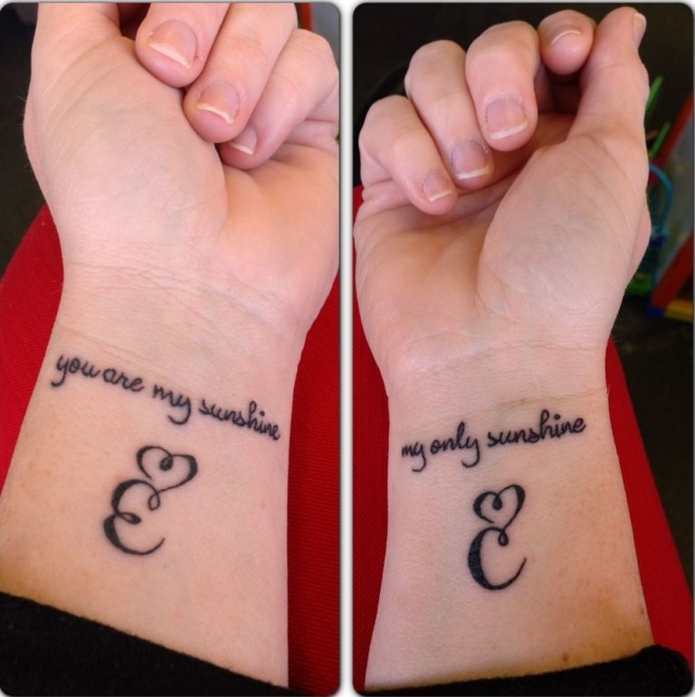 Tattoos für Frauen ab 50 Mutter Tochter Tattoodesign Ideen Tattootrends