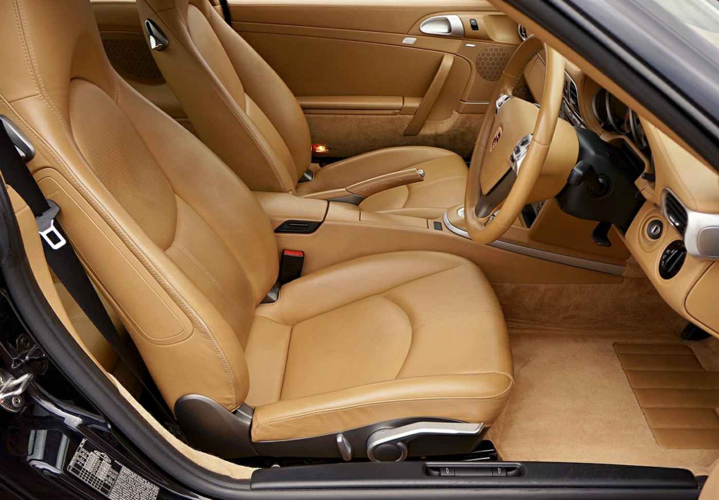 Tips for caring for car seats made of plain leather