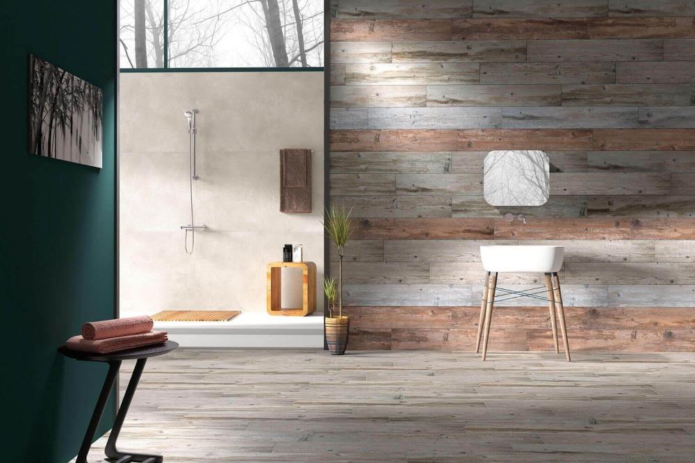 minimalistisches badezimmer innendesign mit laminat an der wand