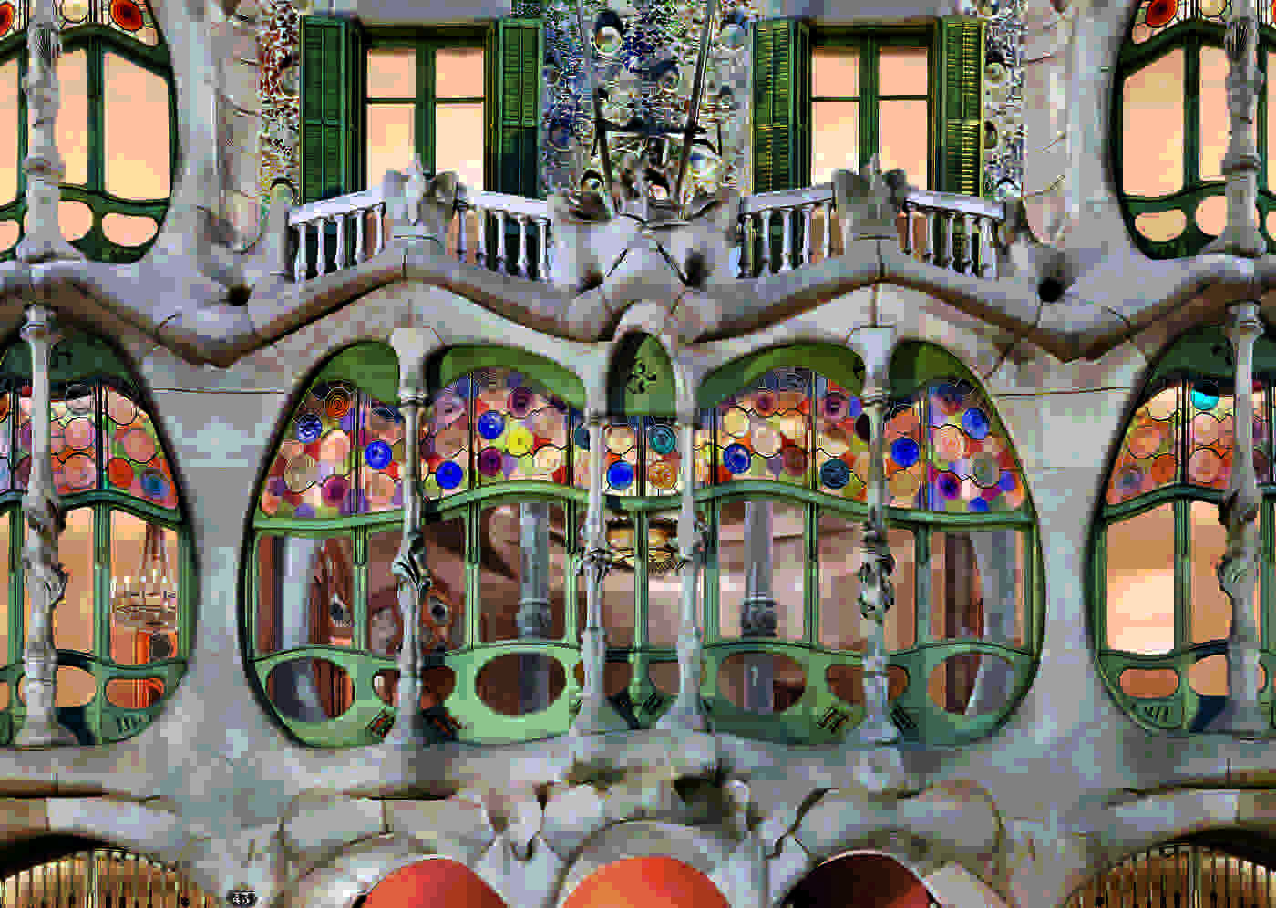 top sights barcelona Casa Batllo Facade with stained-glass windows