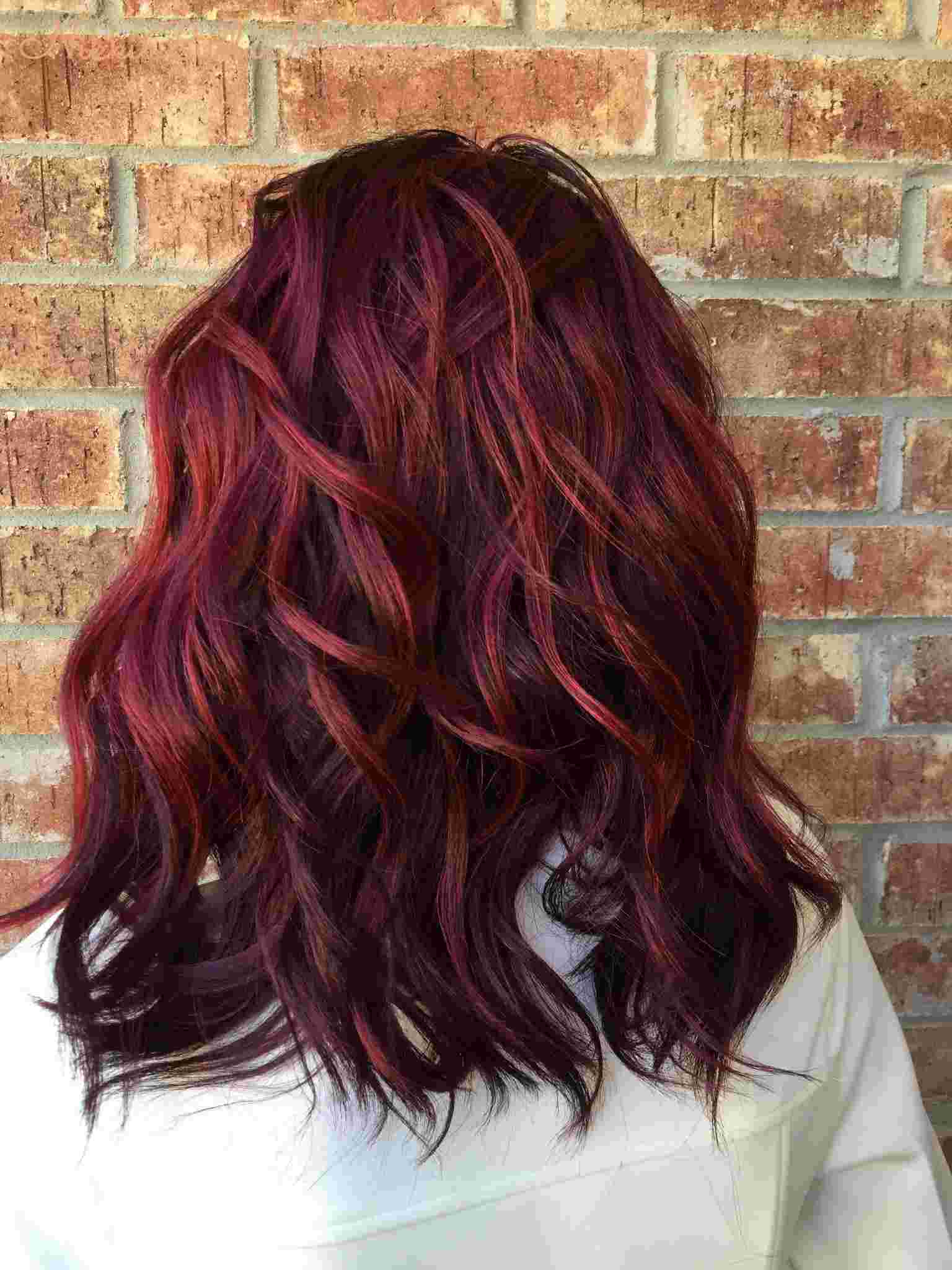 Balayage Rot Haartrend Kirschrot Haarfarbe welcher Hautton Frisurenideen Frauen