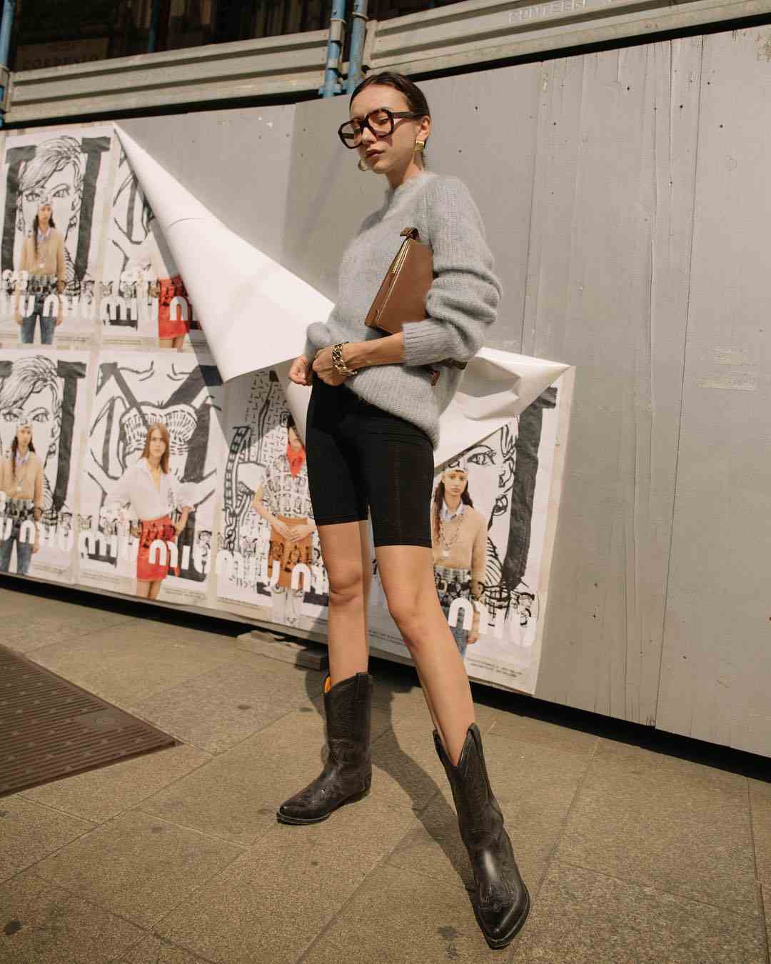 Biker Shorts Outfits mit Stiefeln Herbst Modetrends Damen