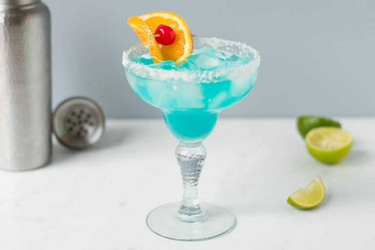Blaue Cocktails Blue Margarita Limettensaft Tequila Getränke selber mixen