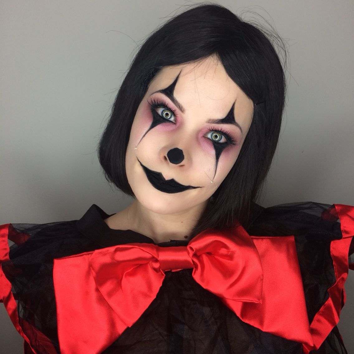 Clown schminken für Damen Hallooween Makeup Ideen einfach