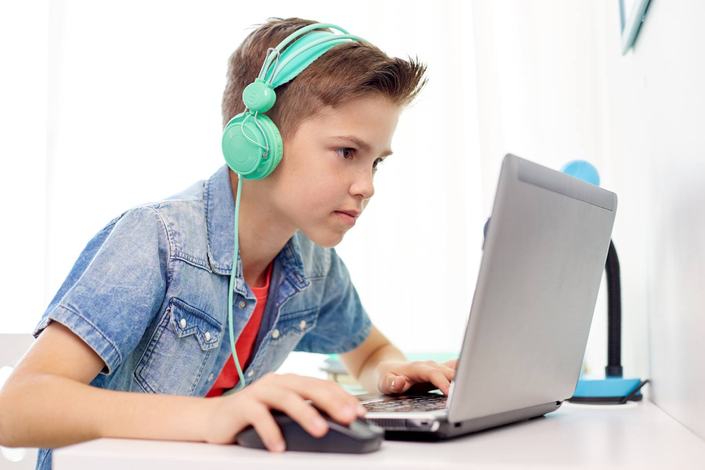 Computer games and online games offer a great danger to children