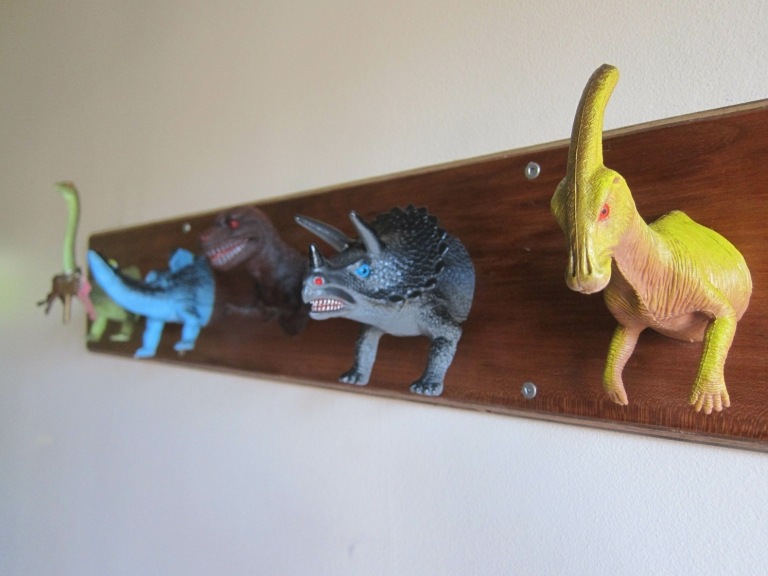 DIY Garderobe Kinderzimmer Spielzeug Upcycling Ideen lustig