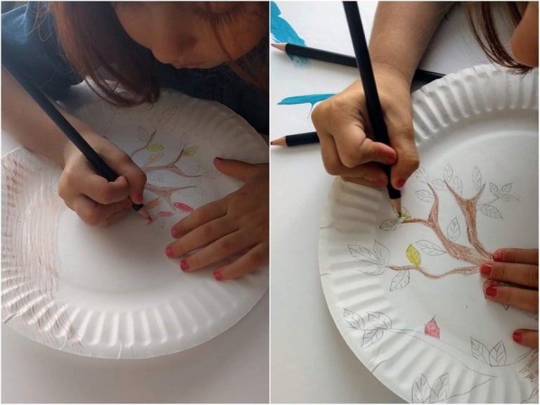 Basteln mit den Kindern Bäume und Herbstblätter auf Einwegteller zeichnen und bemalen
