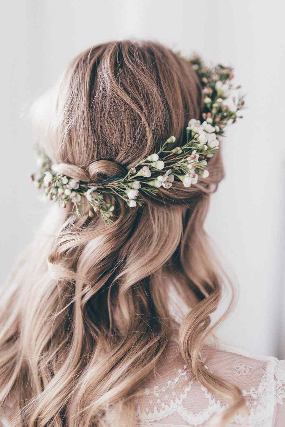 Simple dirndl hairstyles flower wreath hairstyle ideas easy