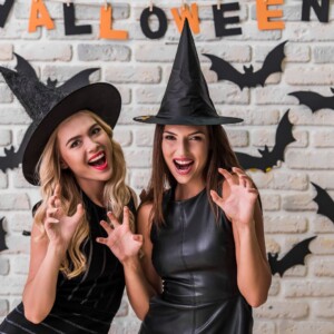 Freundinnen_Kostüm_Halloween_Ideen_lustig_Hexen-Kostum_selber_machen_Anleitung