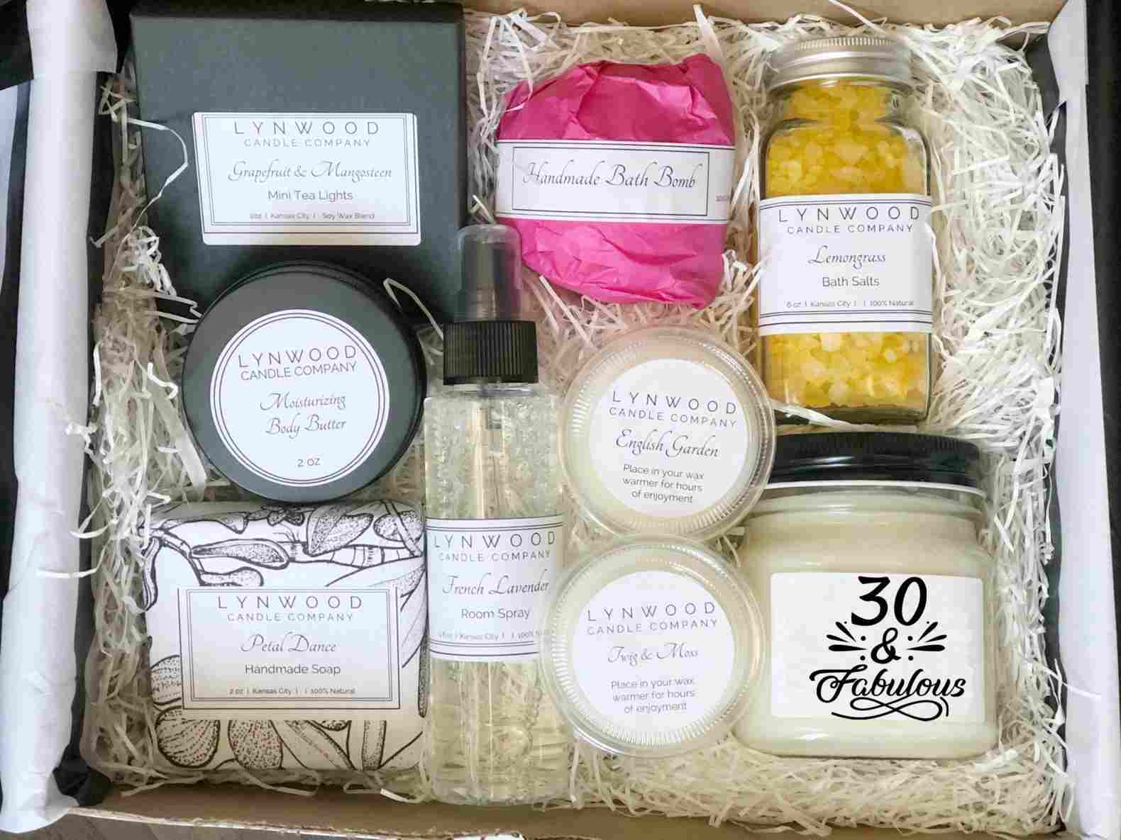 Gift box best friends content Wellness box with natural cosmetics make yourself