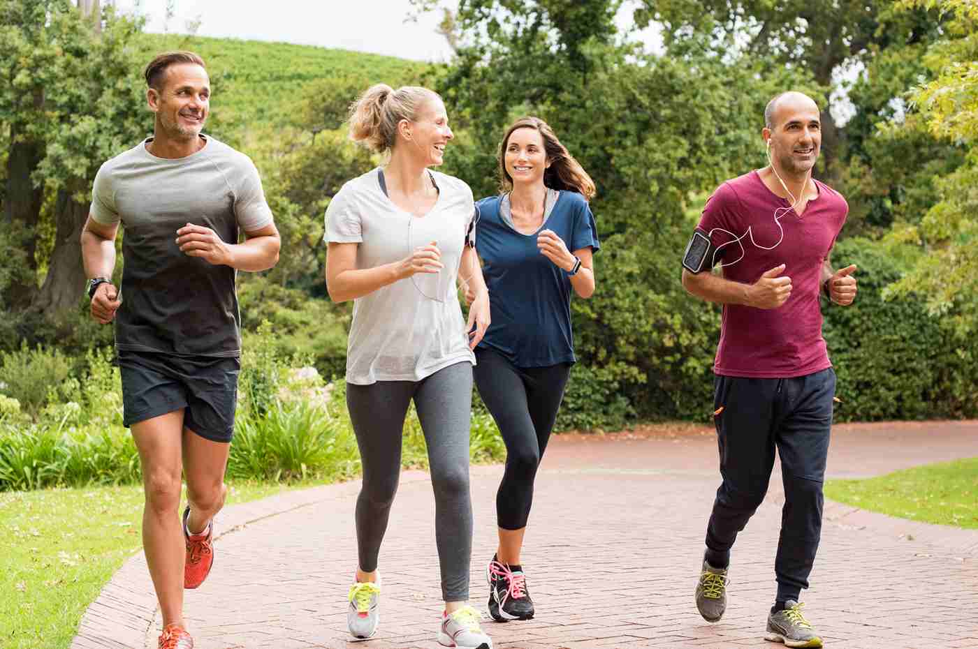 Gewichtszunahme bei Menschen über 40 Sport regelmäßig treiben rennen