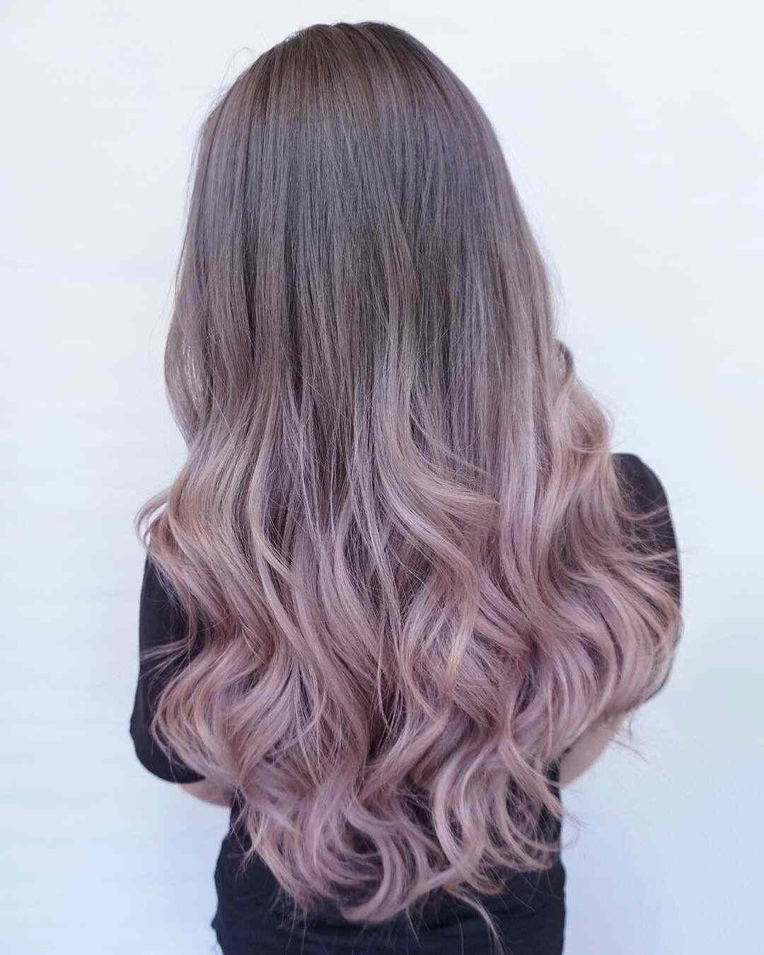 Grau rosa Haarfarbe Ombre Look Silber Haarfarbe selber machen