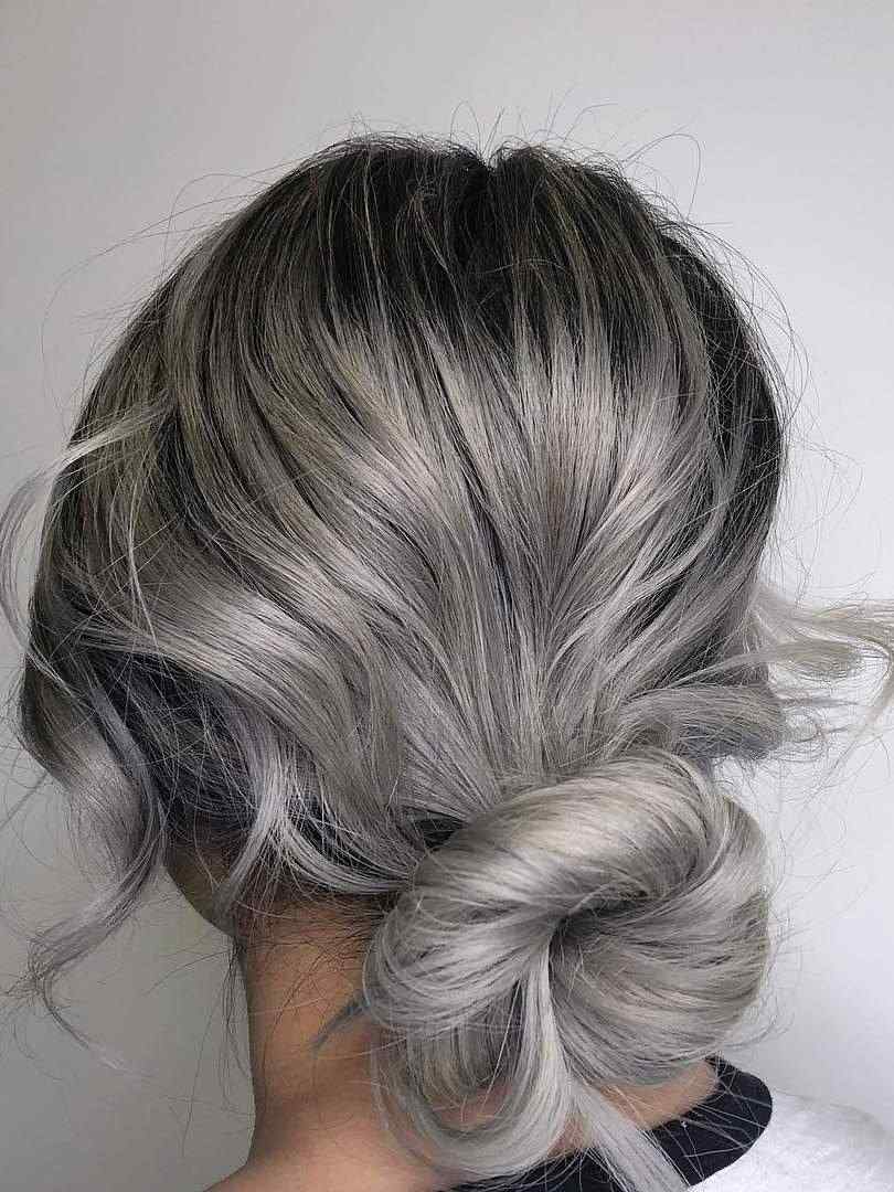 Hair Silver Color Granny Hair Hair Trend Quick Hairstyles Easy
