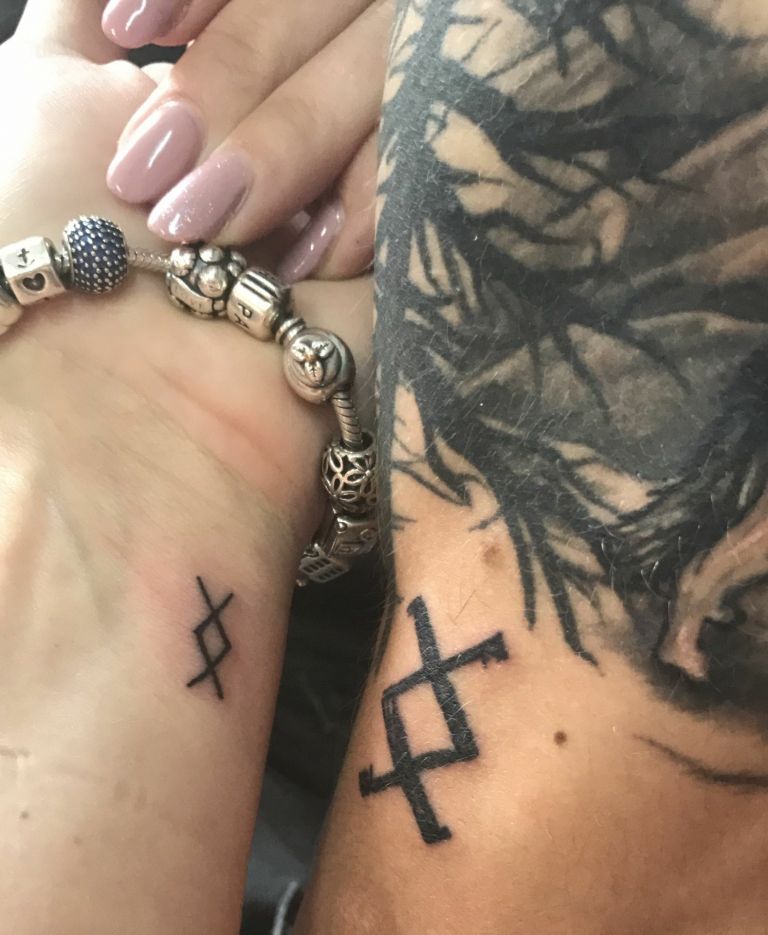 Inguz nordische Runen Tattoos Handgelenk Tattoodesign für Frauen klein