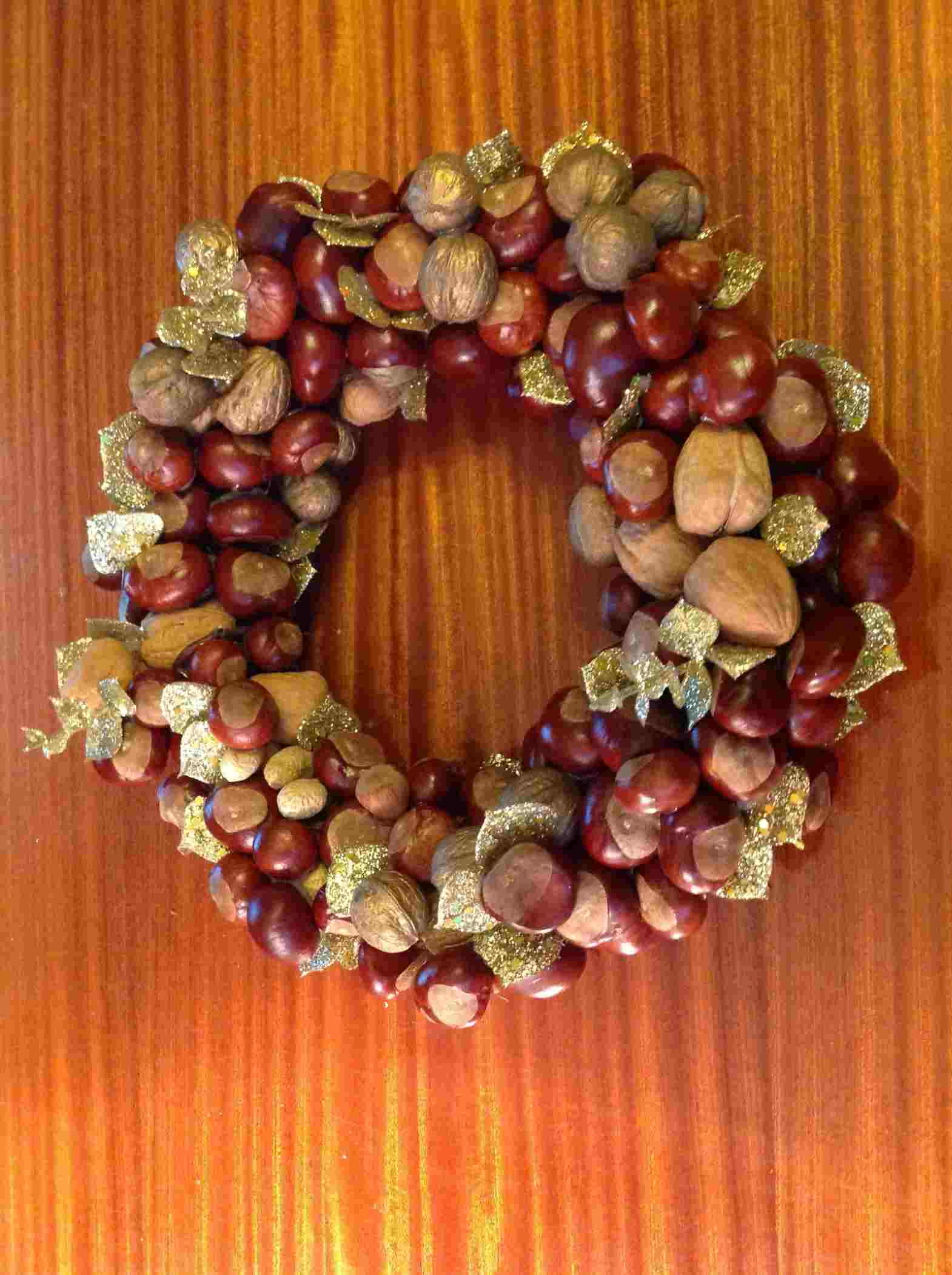 Chestnut decoration autumn door wreath self-bracing