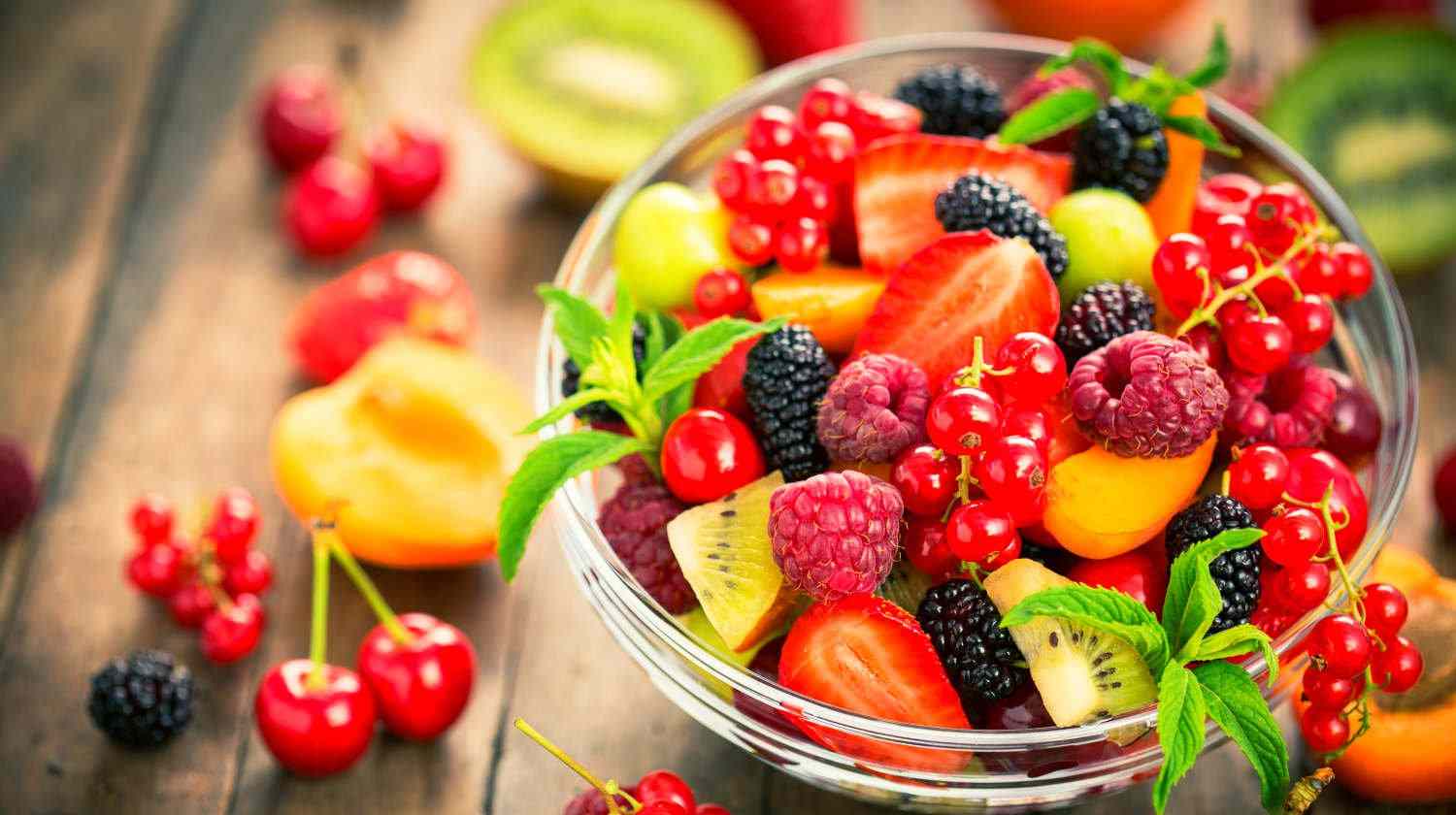 Obst Kalorien: Kalorientabelle + Früchte mit wenig Zucker zum Abnehmen