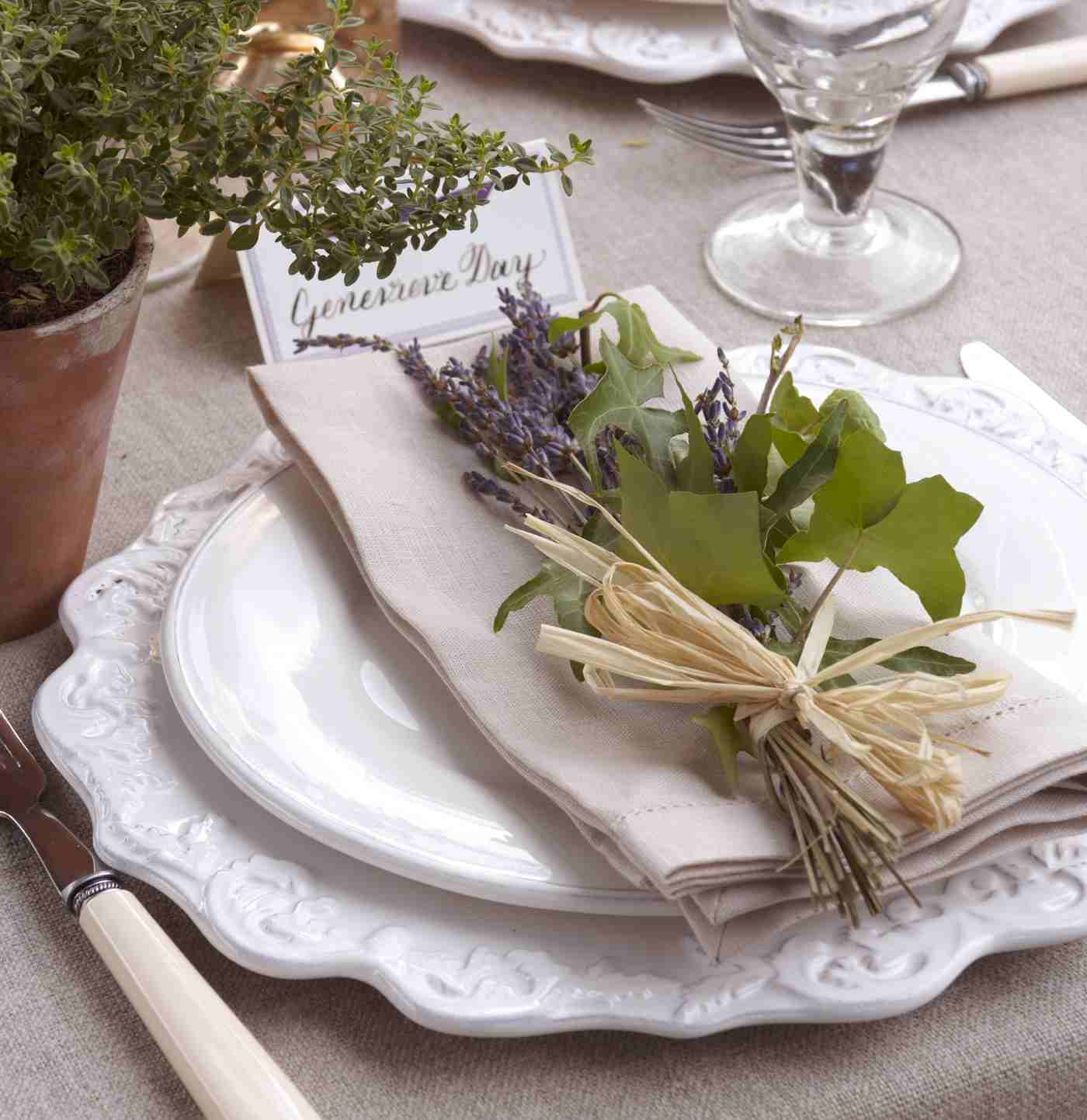 Napkin Efeu Lavender country house style Charm table decor ideas