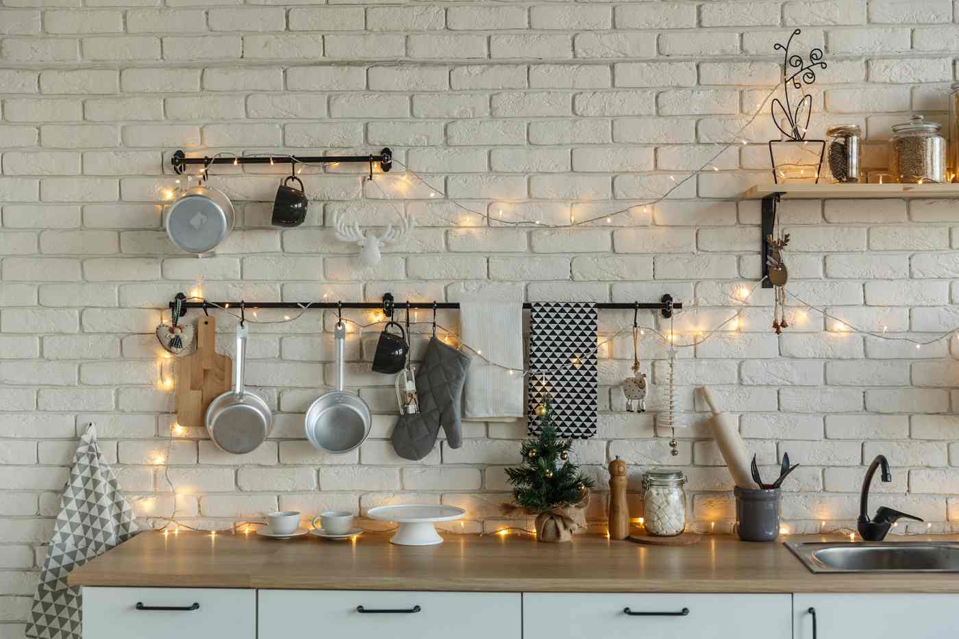     Lamps and Lights in the Kitchen Decorative Lighting Light Chain