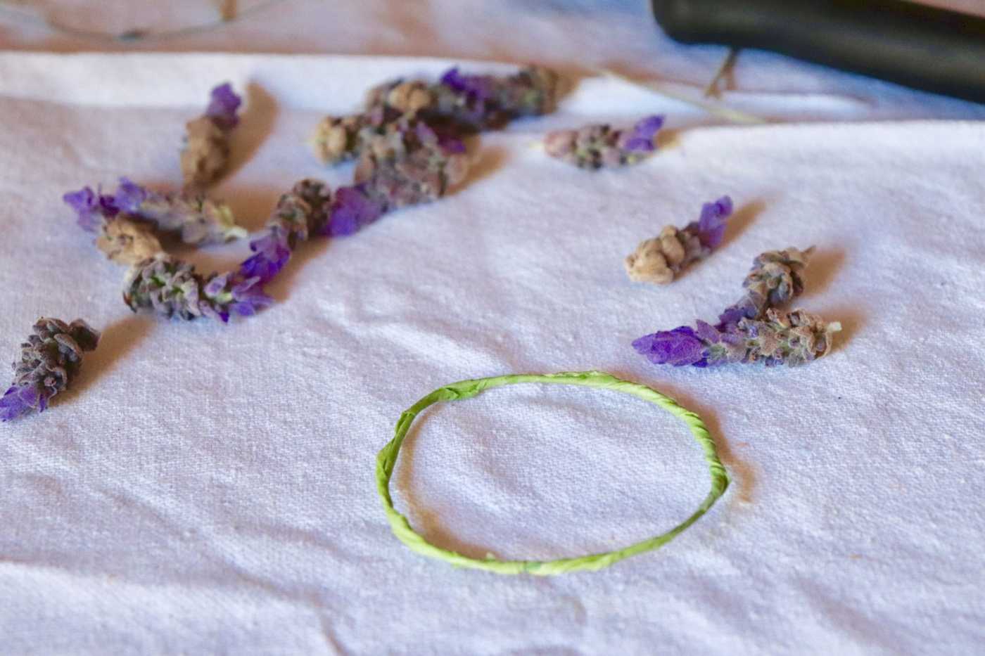 Lavender wreath bind wedding ideas the same way
