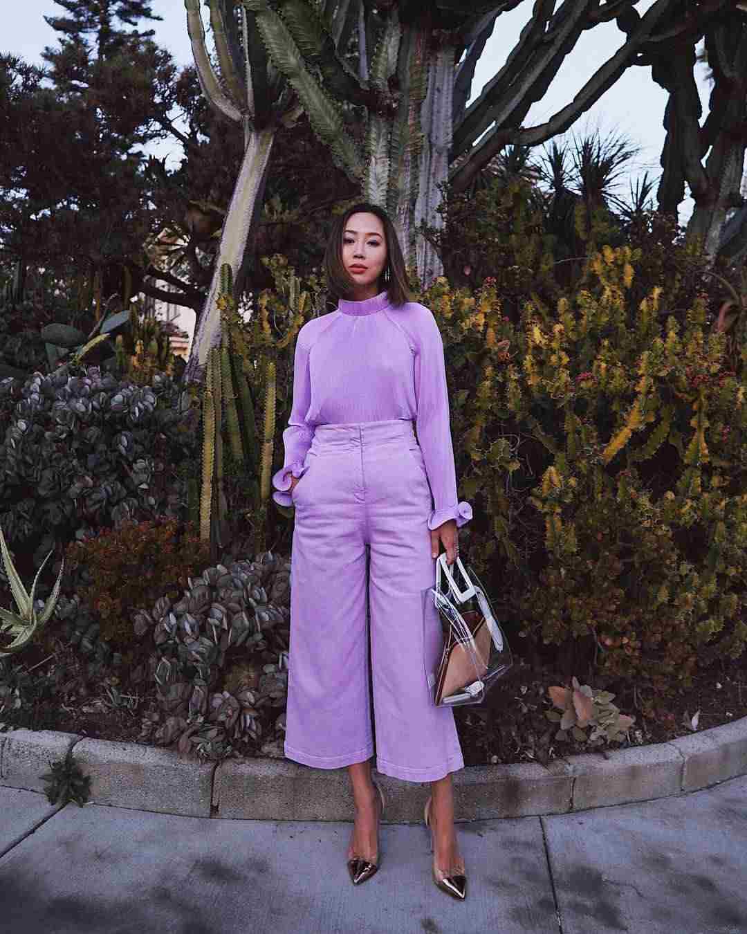 Millenial Purple Trendfarbe Flieder Cullotte Hose kombinieren Outfit Ideen für Frauen