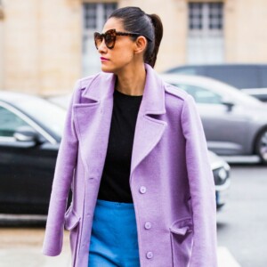 Millennial Purple Wollmantel kombinieren Mom Jeans Modetrends für Frauen Herbst 2019