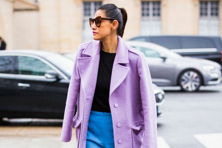 Millennial Purple Wollmantel kombinieren Mom Jeans Modetrends für Frauen Herbst 2019
