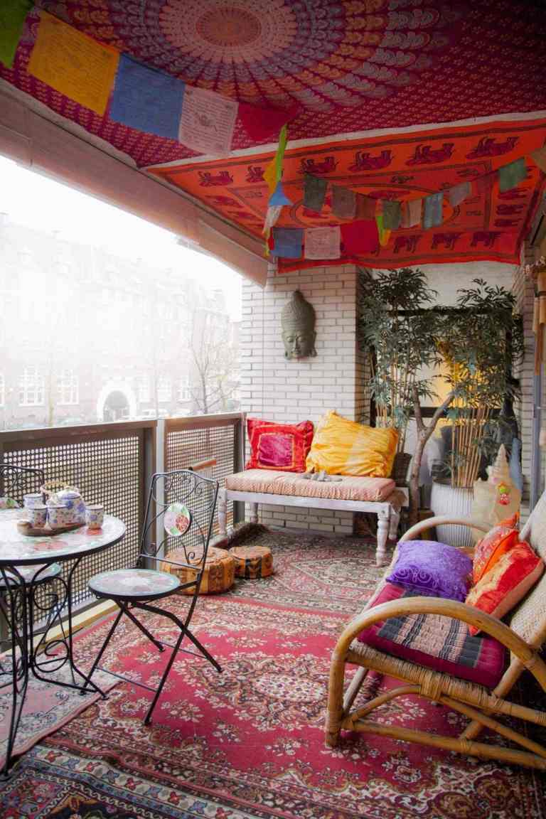 Orientalischer Balkon Sitzkissen Marrokanisher Teppich Terrasse einrichten Boho