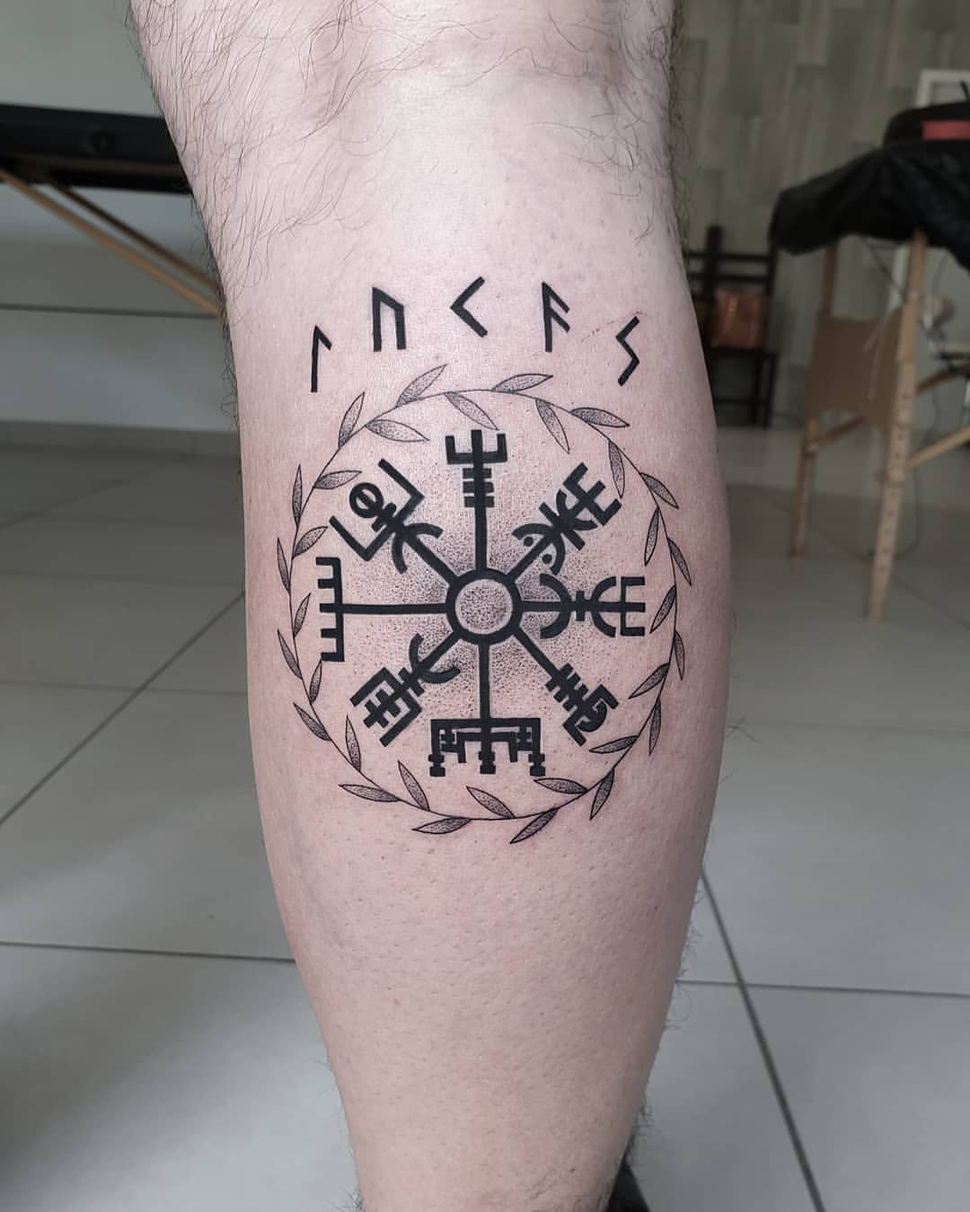 Runen Tattoo Bedeutung Vikinger Tätowierung Ideen für Männer